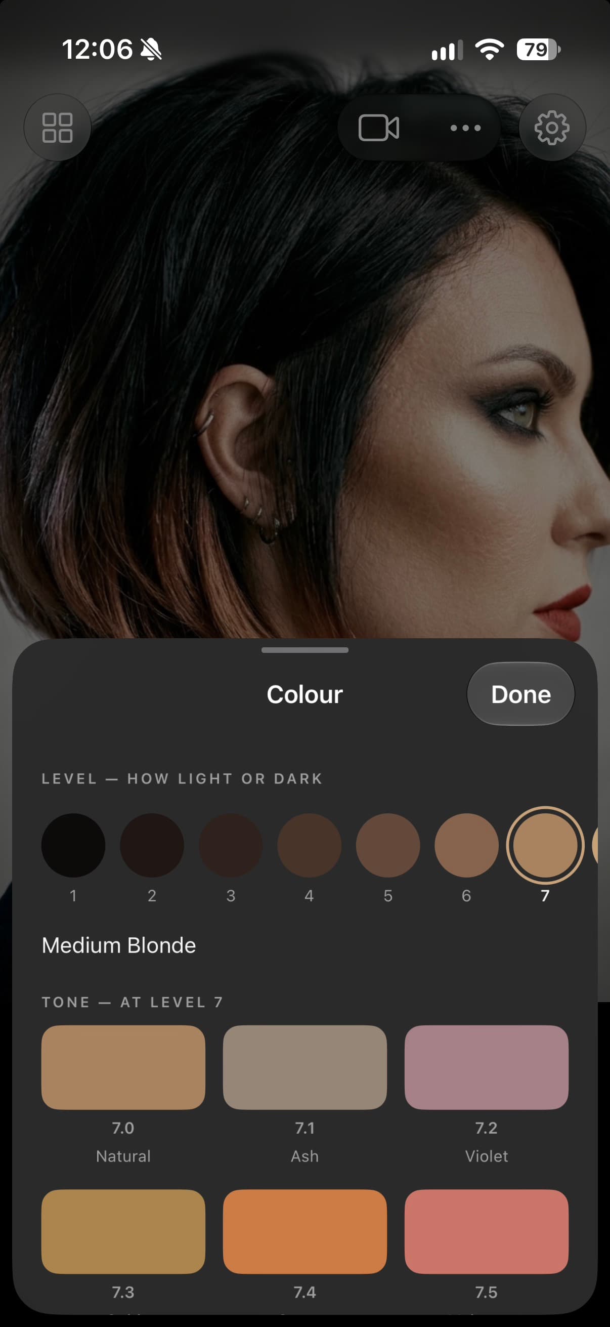 The colour sheet in Veyra: a row of depth swatches from black to blonde with level 7 chosen, and the tones at that level — 7.0 natural, 7.1 ash, 7.2 violet.